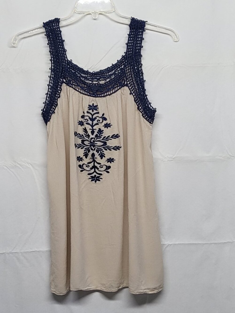 Kori America Womens Sleeveless Tank Top Size Large Seersucker Embroidered Boho